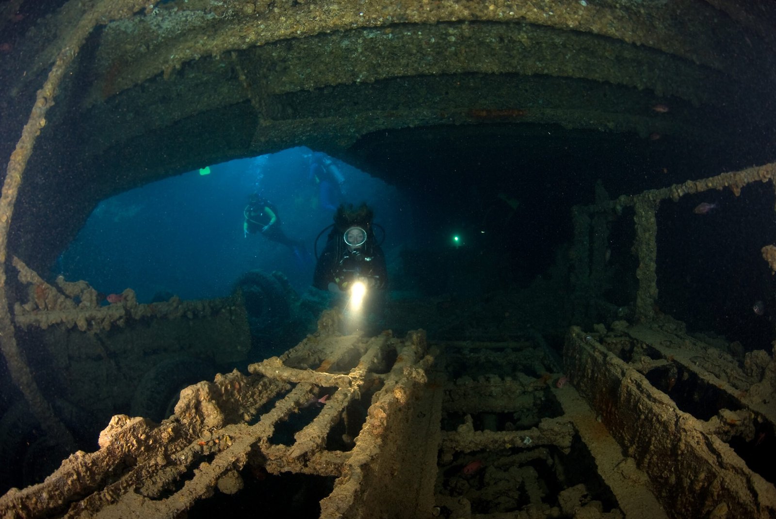 diver inside wreck